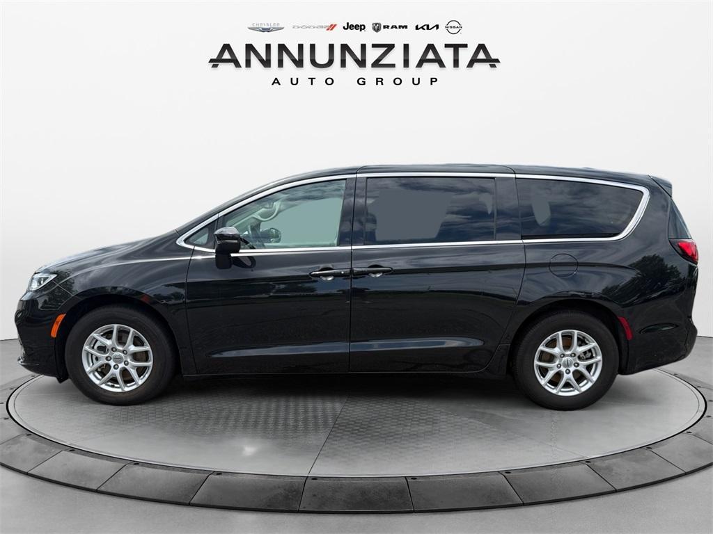 used 2023 Chrysler Pacifica car, priced at $25,999