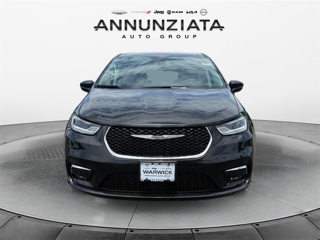 used 2023 Chrysler Pacifica car, priced at $25,999