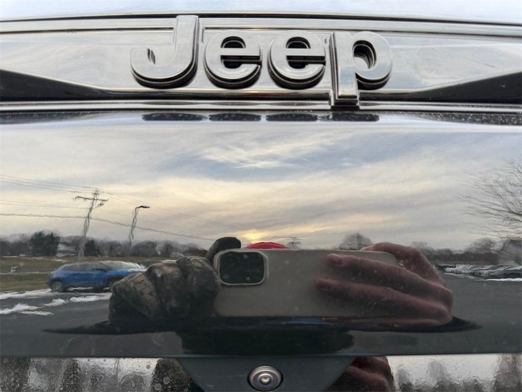 new 2025 Jeep Grand Cherokee car, priced at $50,910