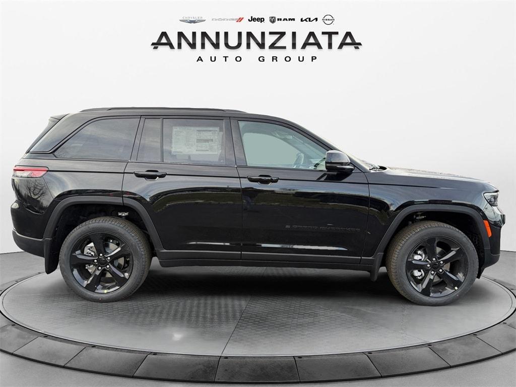 new 2025 Jeep Grand Cherokee car, priced at $50,910