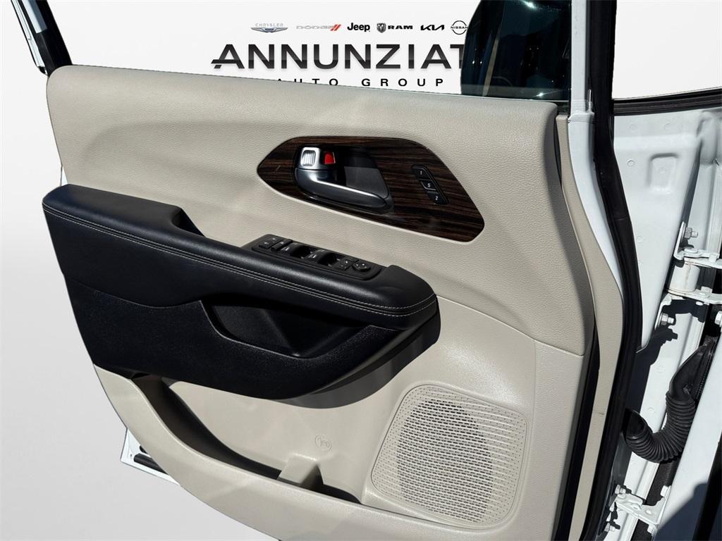 used 2023 Chrysler Pacifica car, priced at $28,699