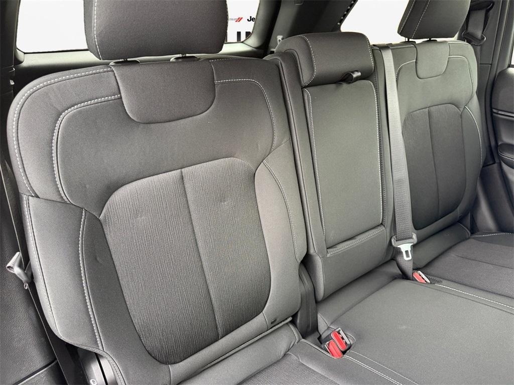 new 2025 Jeep Grand Cherokee car, priced at $40,345