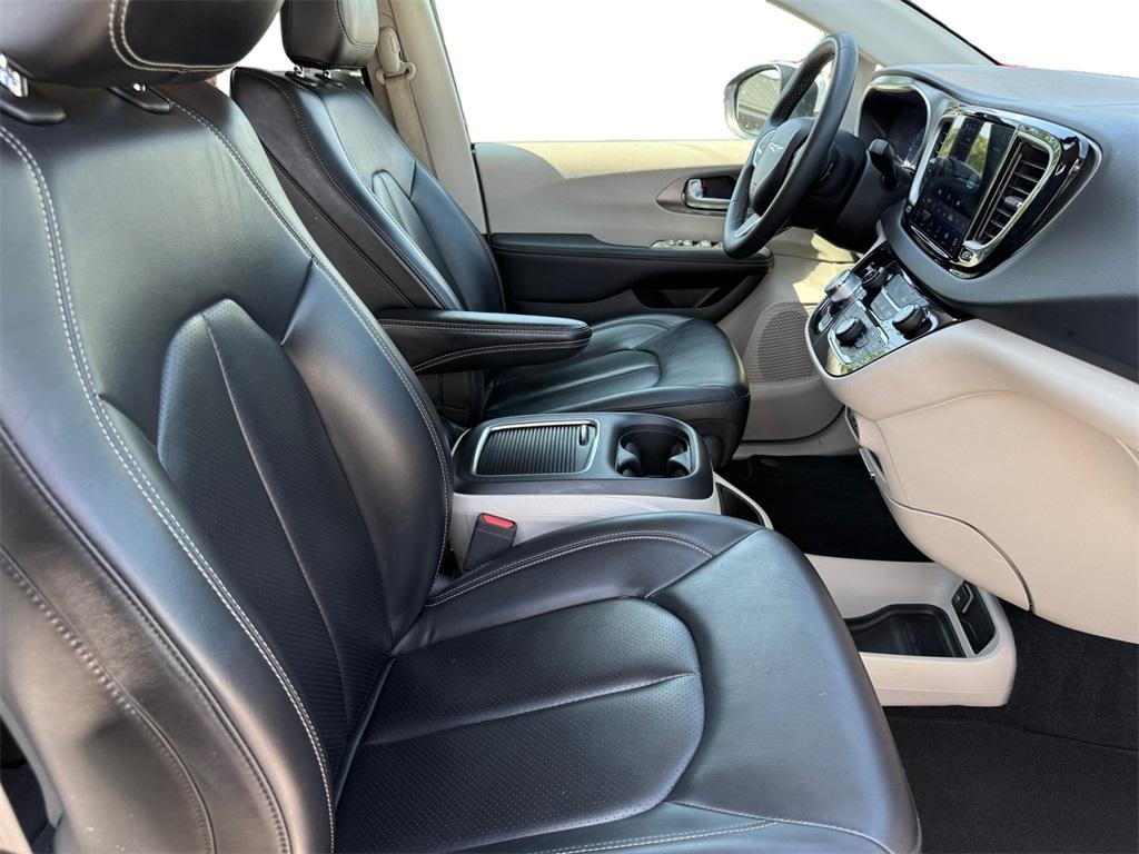used 2023 Chrysler Pacifica car, priced at $24,999