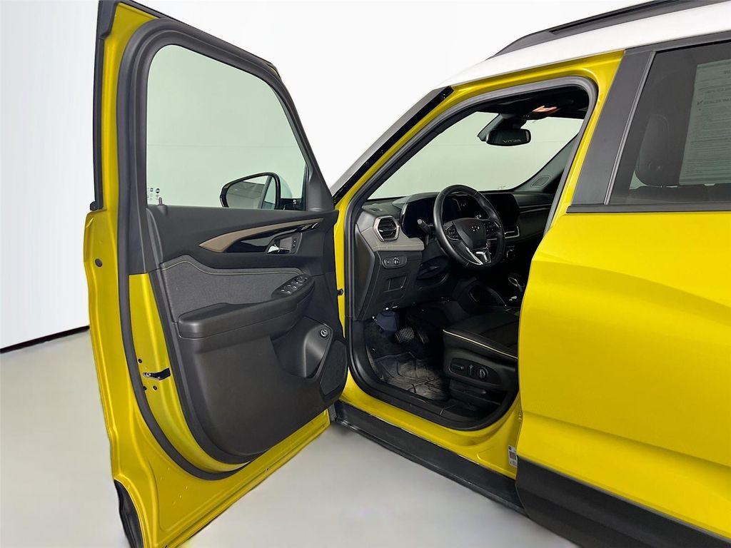 used 2025 Chevrolet TrailBlazer car, priced at $27,328