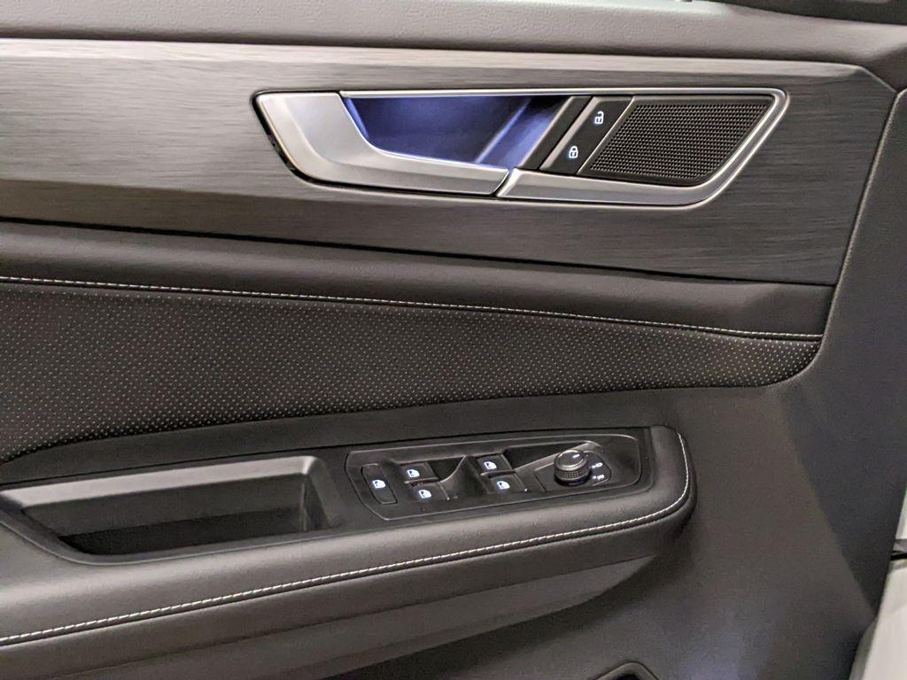 new 2026 Volkswagen Atlas Cross Sport car, priced at $45,501