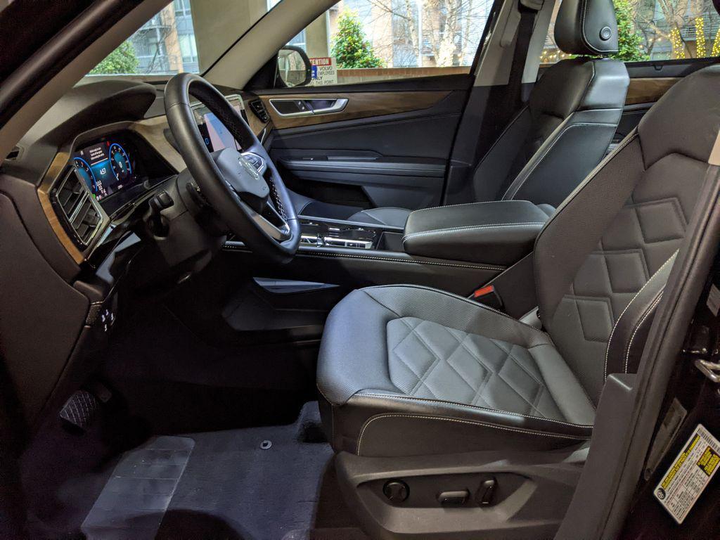 used 2025 Volkswagen Atlas car, priced at $30,715