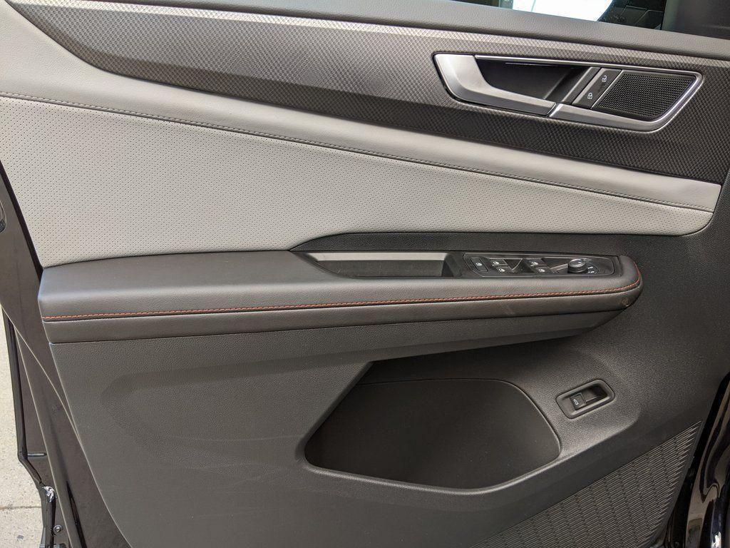 new 2026 Volkswagen Atlas car, priced at $49,733