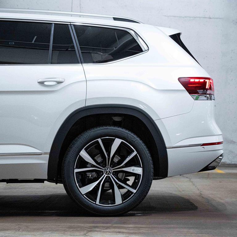 new 2026 Volkswagen Atlas car, priced at $54,758