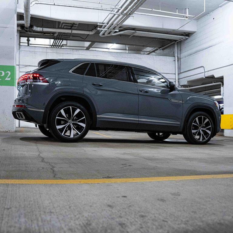new 2026 Volkswagen Atlas Cross Sport car, priced at $54,248