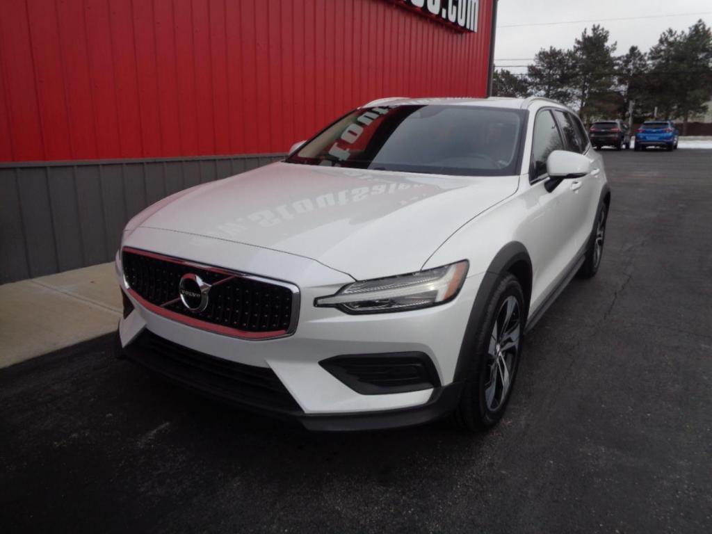 used 2020 Volvo V60 Cross Country car, priced at $15,995