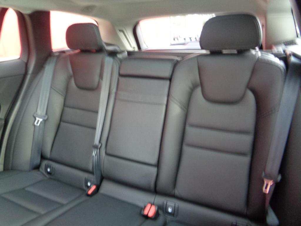 used 2020 Volvo V60 Cross Country car, priced at $15,995