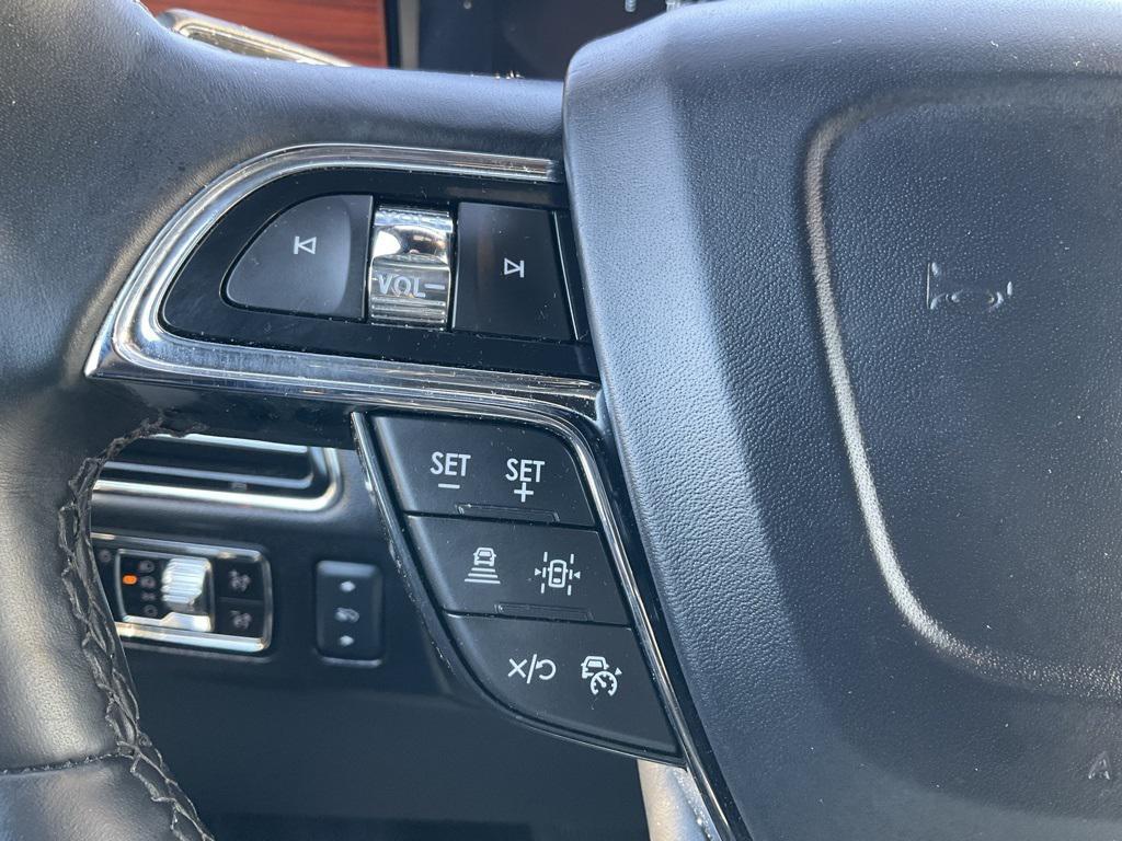used 2024 Lincoln Navigator car, priced at $75,386