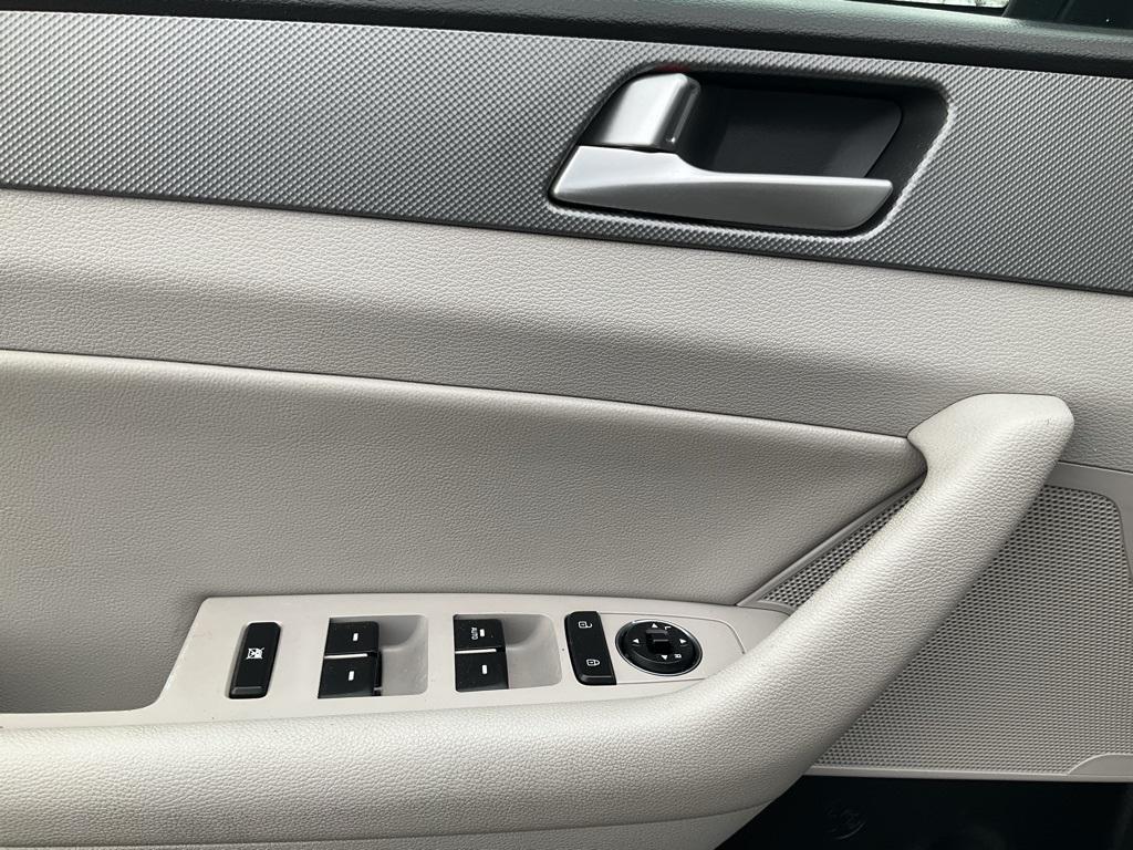 used 2016 Hyundai Sonata Hybrid car, priced at $13,494