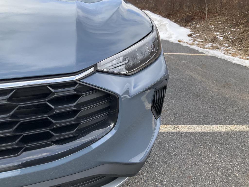 new 2026 Ford Escape car, priced at $33,335