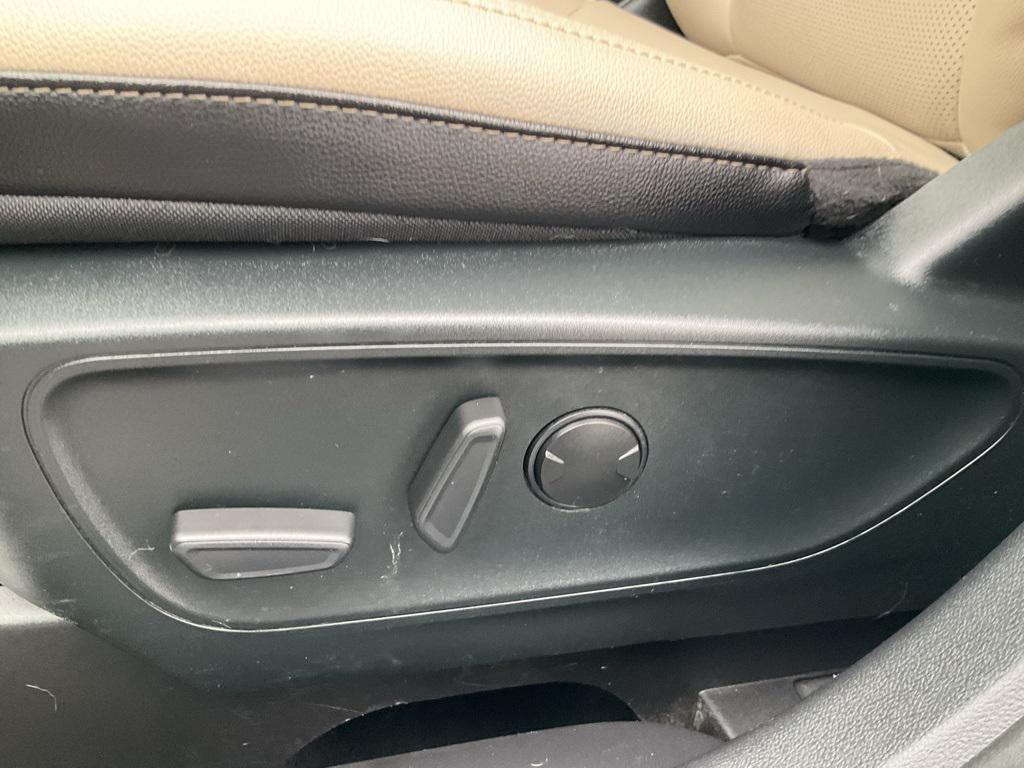 used 2022 Ford Escape car, priced at $19,999