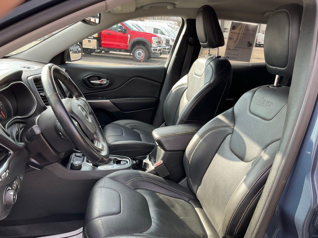 used 2019 Jeep Cherokee car, priced at $17,358