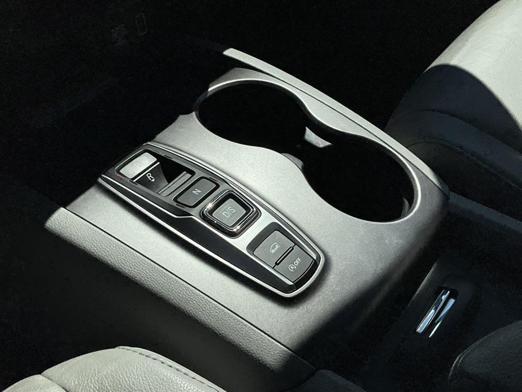 used 2022 Honda Pilot car, priced at $27,999