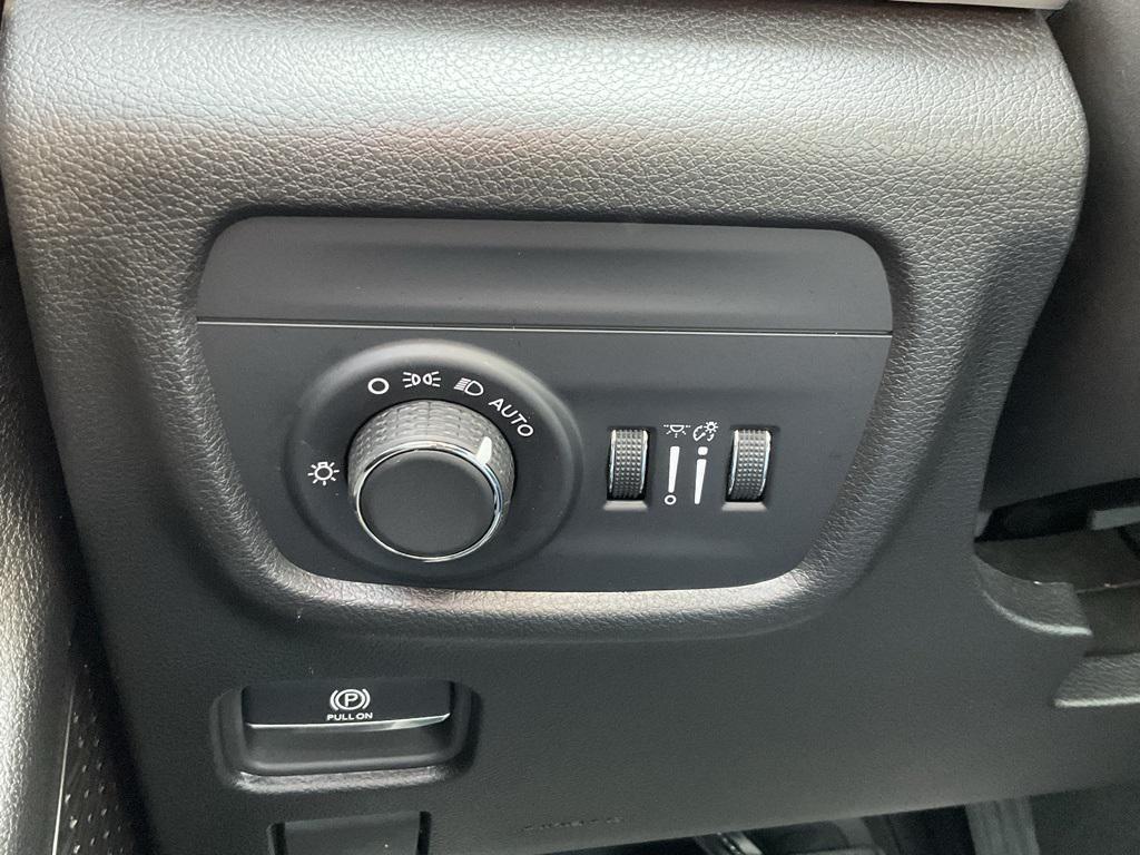 used 2023 Jeep Grand Cherokee car, priced at $32,513