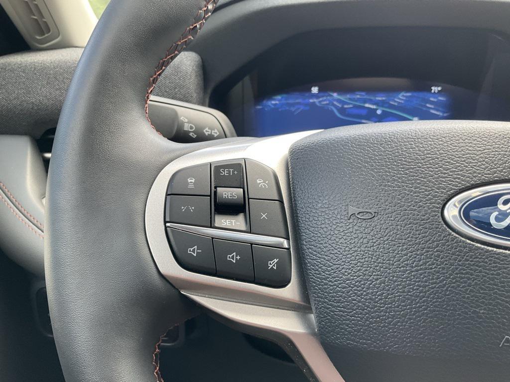 new 2025 Ford Explorer car, priced at $46,175