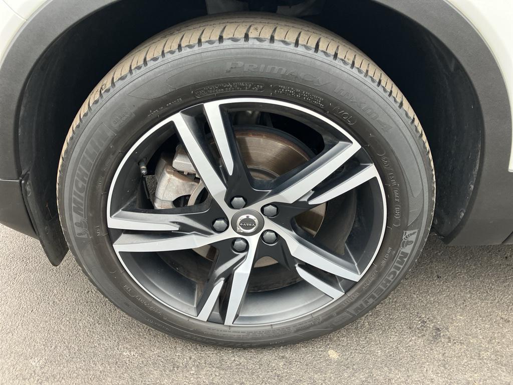 used 2021 Volvo XC40 car, priced at $20,950