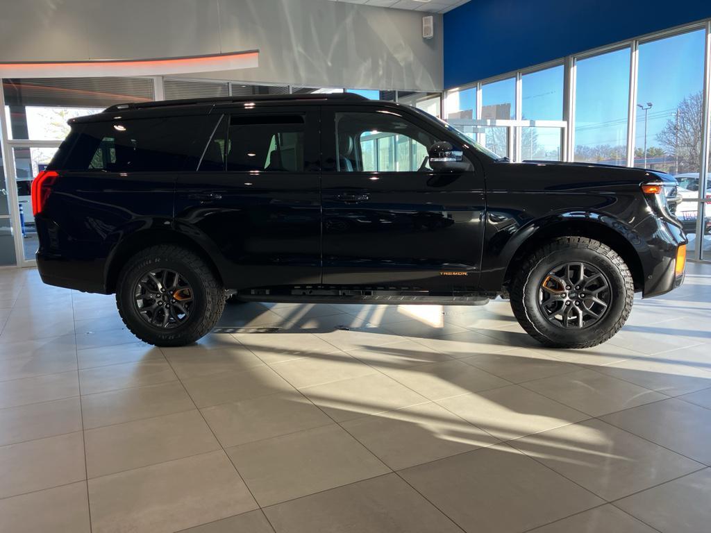new 2025 Ford Expedition car, priced at $74,244