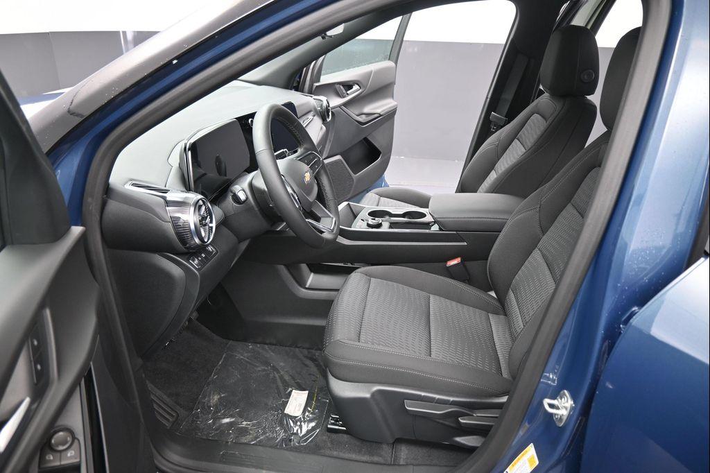 new 2026 Chevrolet Equinox car, priced at $31,648