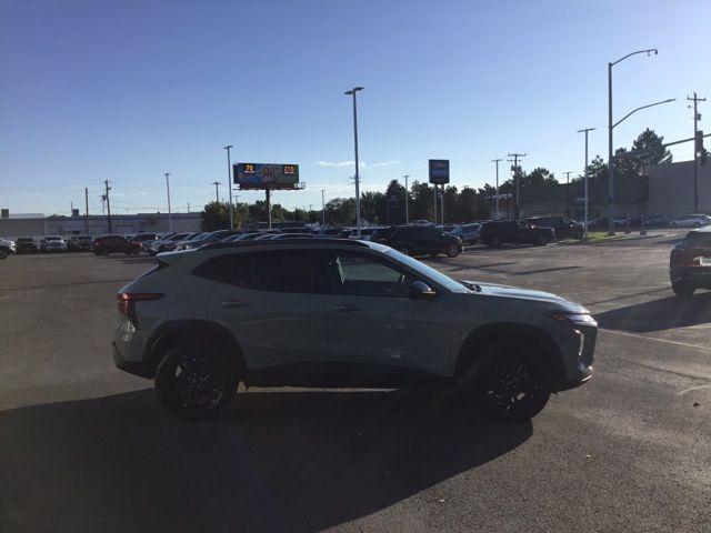 new 2025 Chevrolet Trax car, priced at $24,582