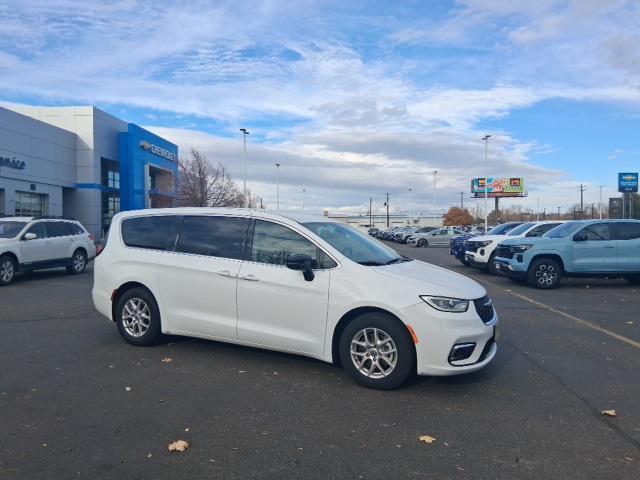 used 2024 Chrysler Pacifica car, priced at $31,689
