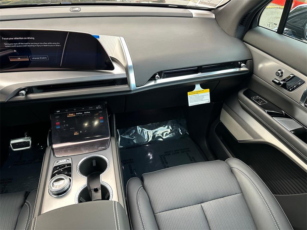 new 2026 Cadillac VISTIQ car, priced at $80,215