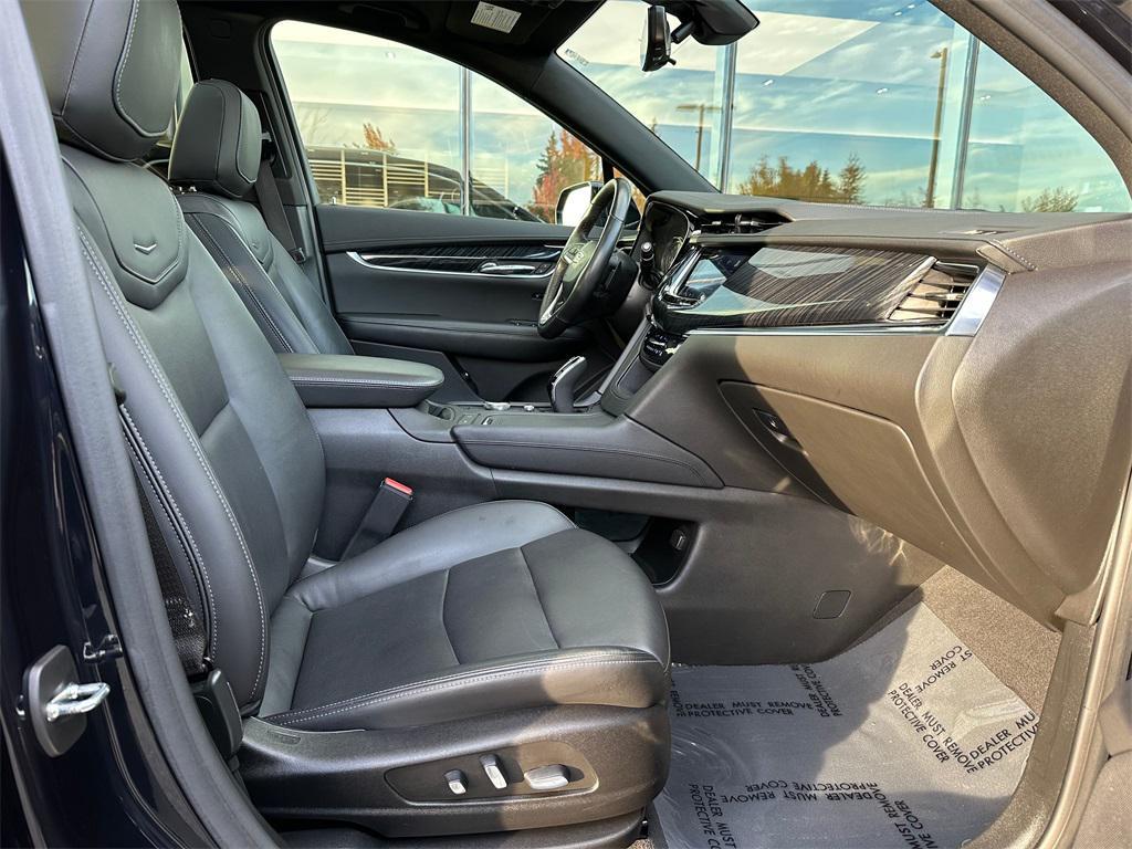 used 2022 Cadillac XT6 car, priced at $32,949