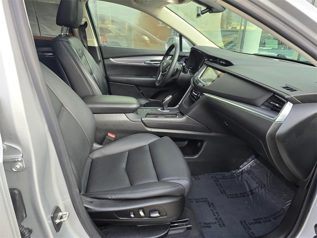 used 2017 Cadillac XT5 car, priced at $19,680