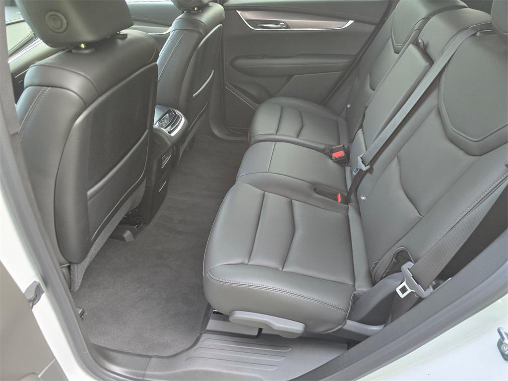 new 2025 Cadillac XT6 car, priced at $53,915