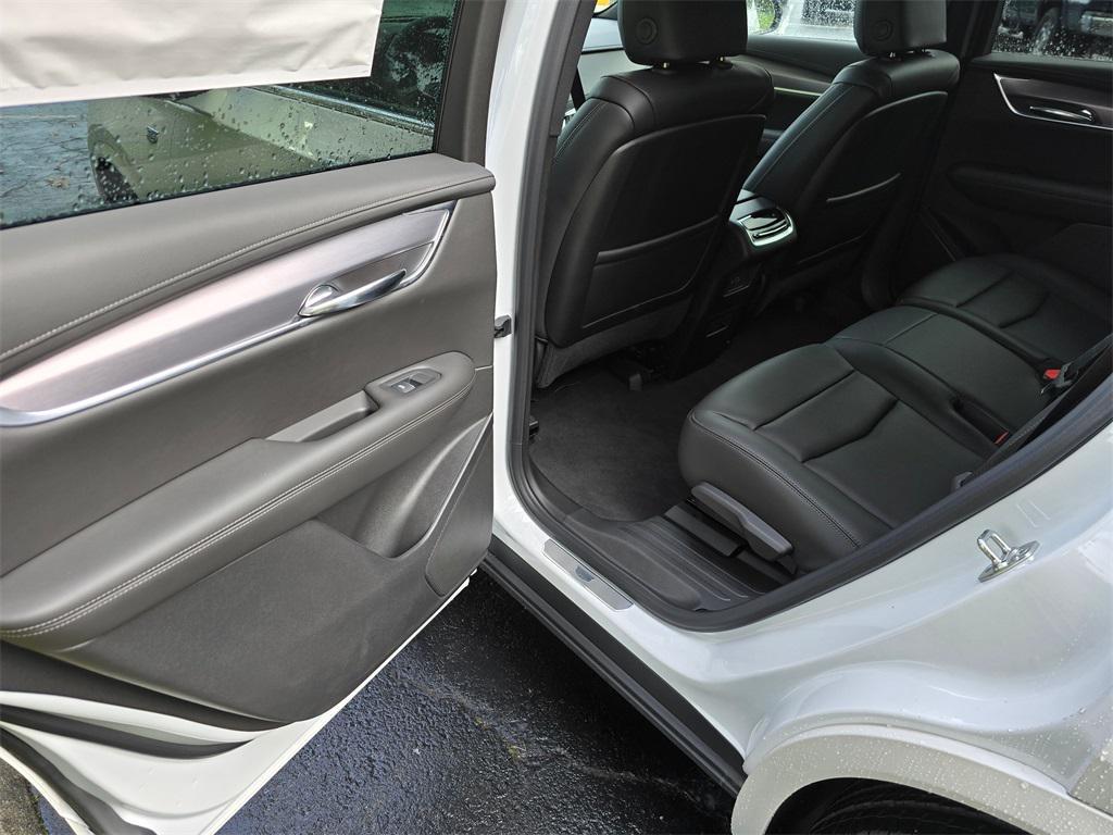 new 2025 Cadillac XT6 car, priced at $53,915