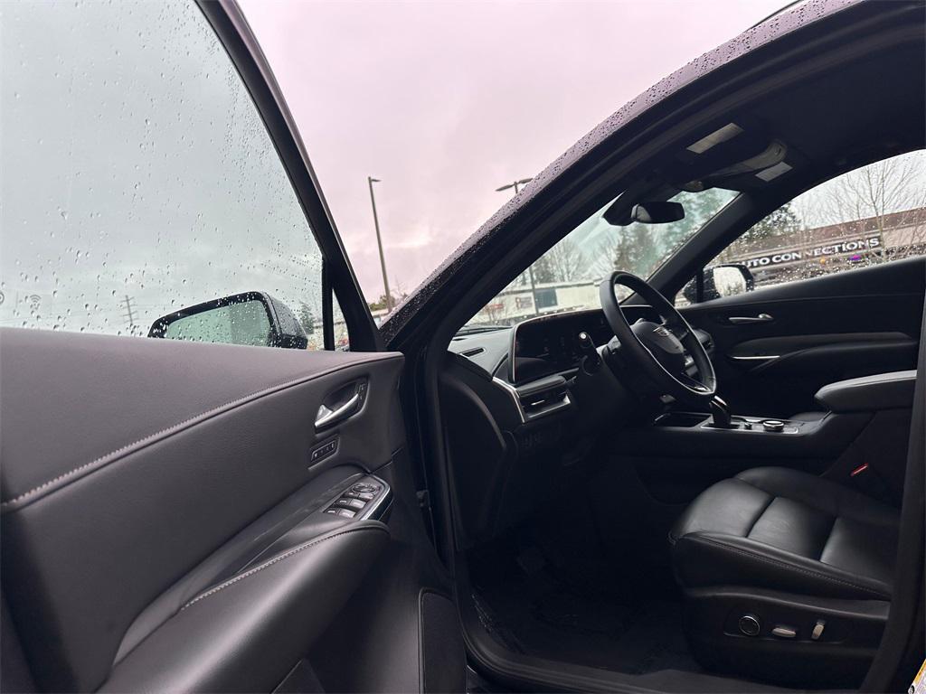used 2025 Cadillac XT4 car, priced at $36,949