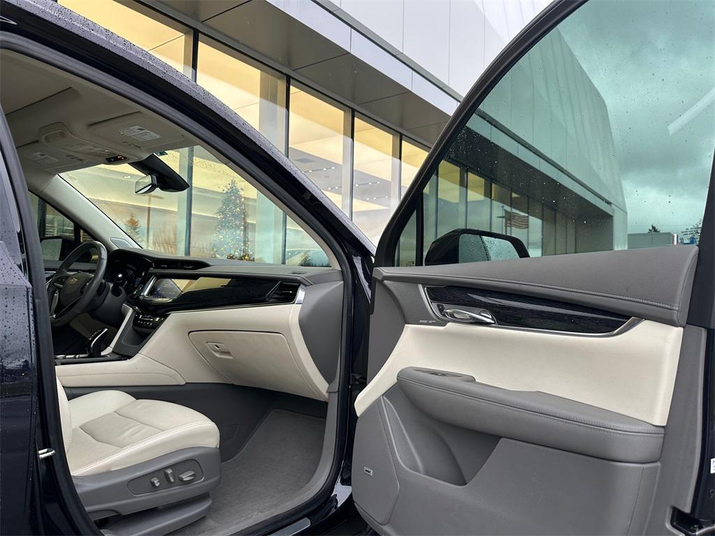 used 2021 Cadillac XT6 car, priced at $29,860