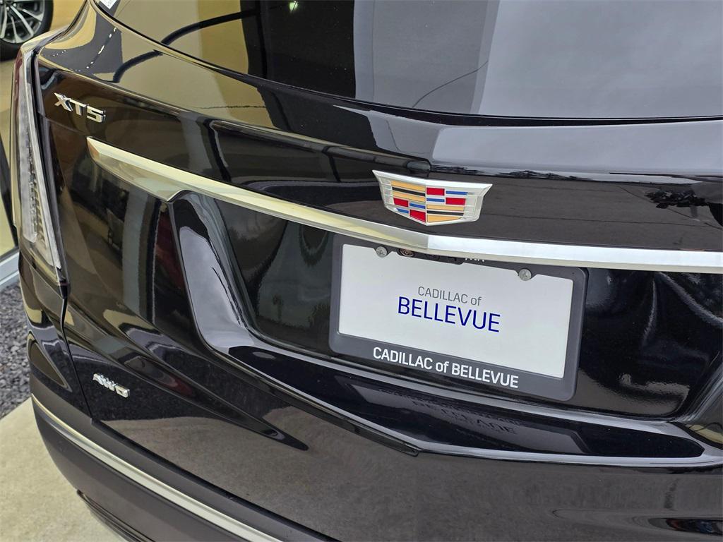 new 2026 Cadillac XT5 car, priced at $64,220