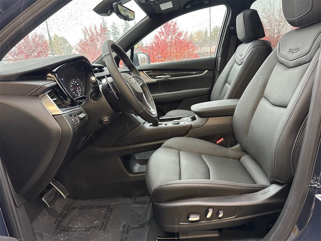 new 2025 Cadillac XT6 car, priced at $66,065