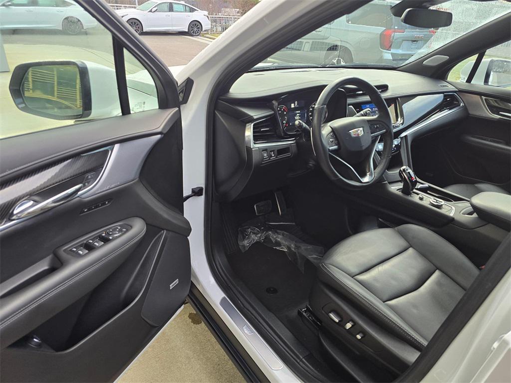 used 2023 Cadillac XT6 car, priced at $44,035