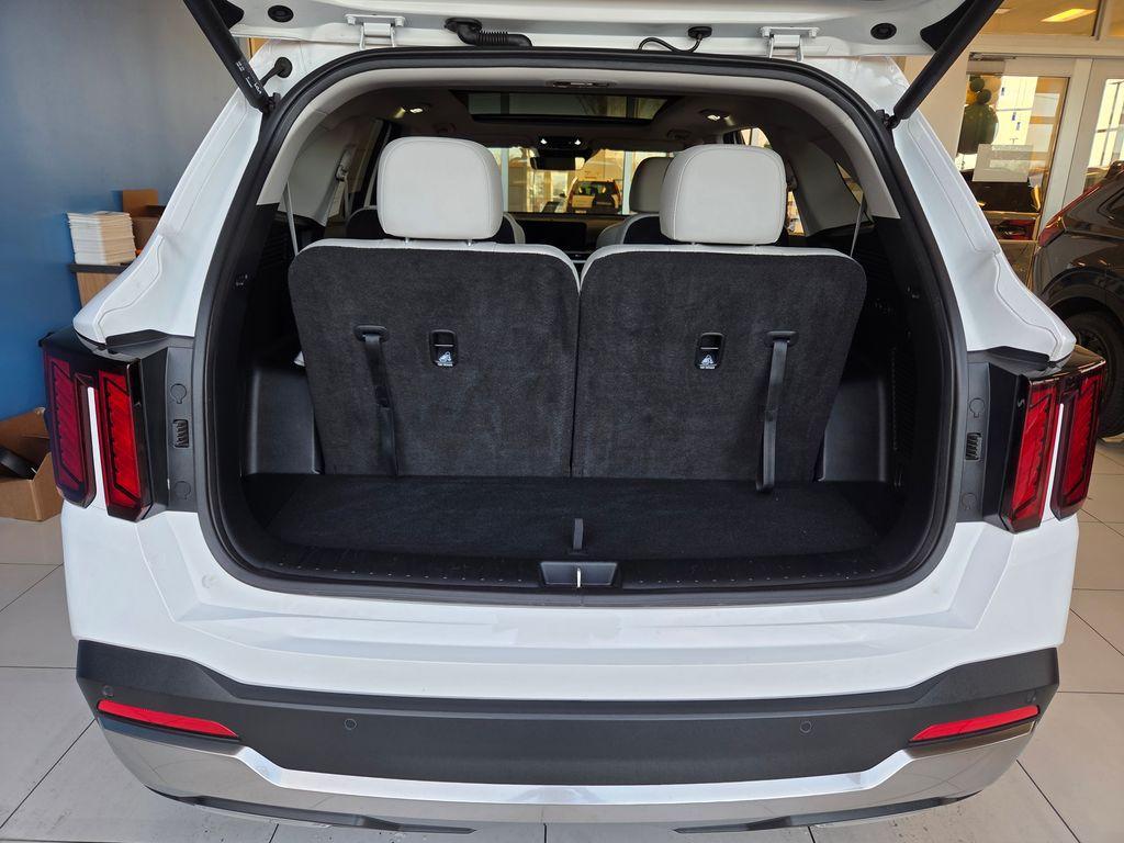 used 2025 Kia Sorento car, priced at $32,448