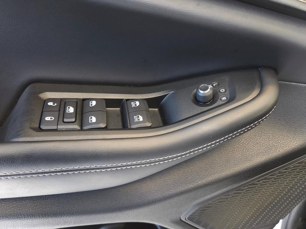 used 2025 Jeep Grand Cherokee car, priced at $29,900