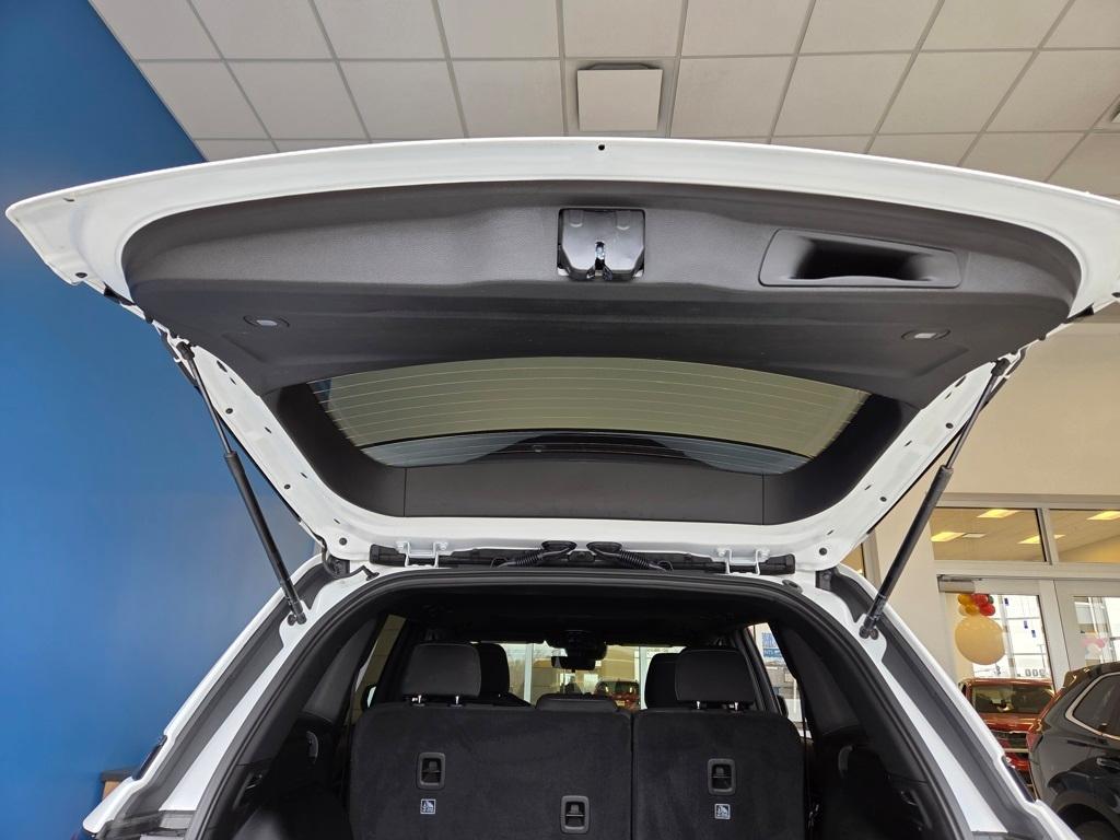 used 2025 Jeep Grand Cherokee car, priced at $29,900