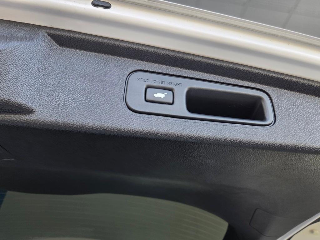 used 2025 Honda Odyssey car, priced at $45,988