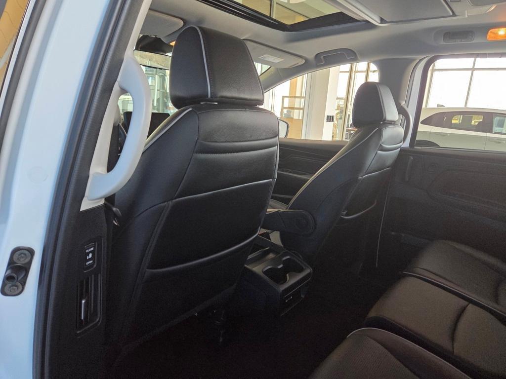 used 2025 Honda Odyssey car, priced at $45,988