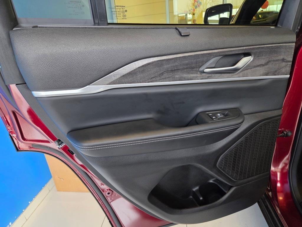 used 2024 Jeep Grand Cherokee car, priced at $31,500