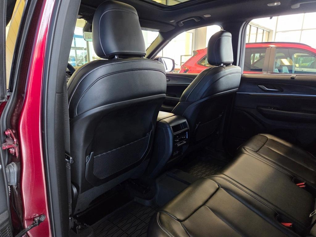 used 2024 Jeep Grand Cherokee car, priced at $31,500