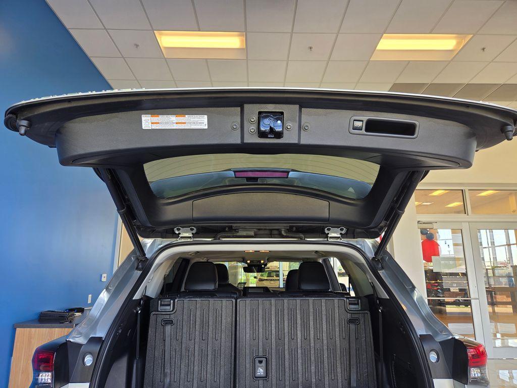 used 2020 Toyota Highlander Hybrid car, priced at $23,377