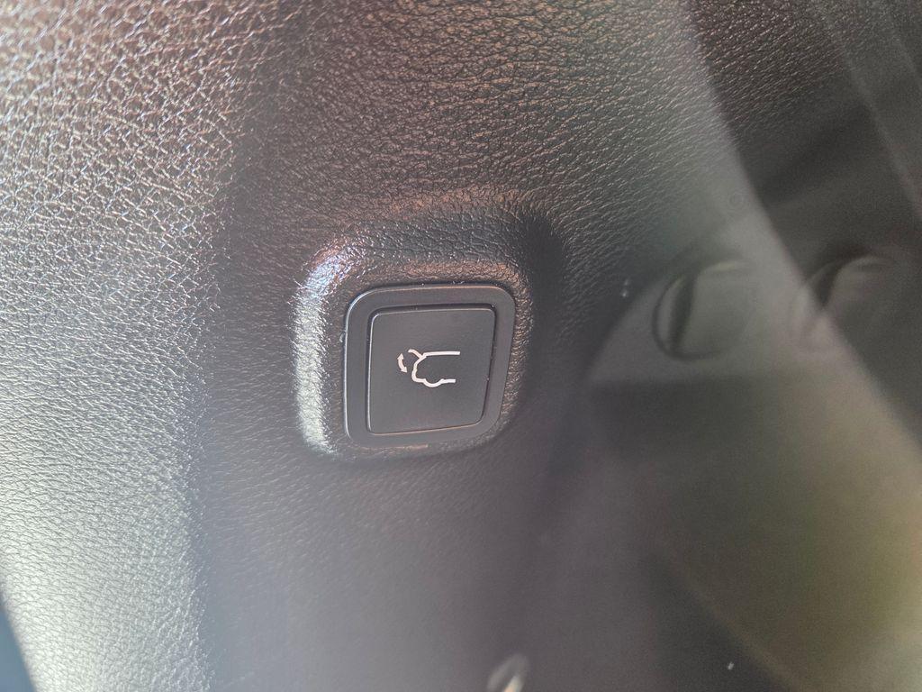 used 2019 Jeep Cherokee car, priced at $19,498