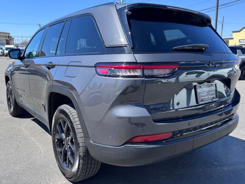used 2024 Jeep Grand Cherokee car, priced at $35,750