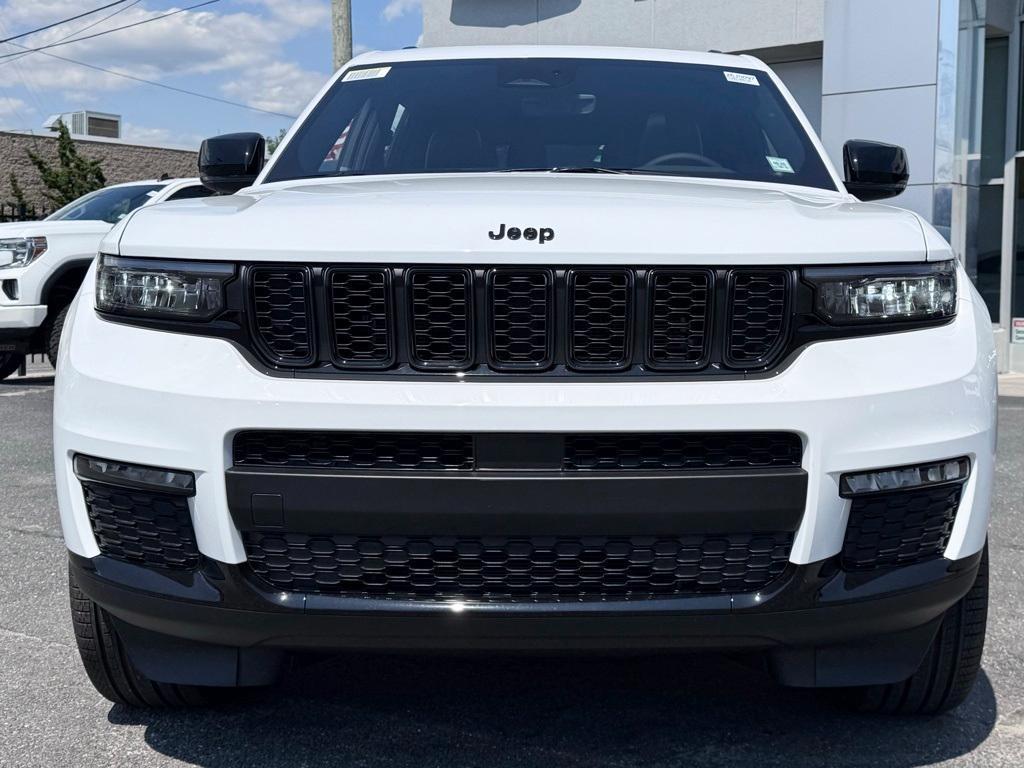 new 2025 Jeep Grand Cherokee car, priced at $49,890