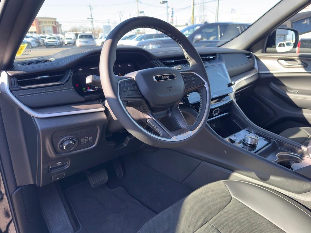 new 2026 Jeep Grand Cherokee car, priced at $49,275
